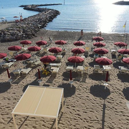 Miio Hotel San Vincenzo Exterior foto