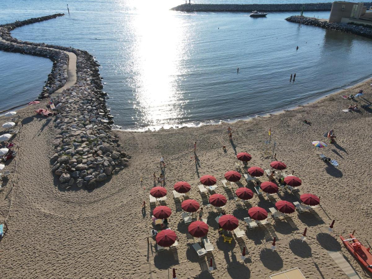 Miio Hotel San Vincenzo Exterior foto